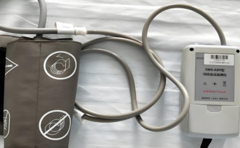 動(dòng)態(tài)血壓盒子.jpg 動(dòng)態(tài)血壓盒子.jpg